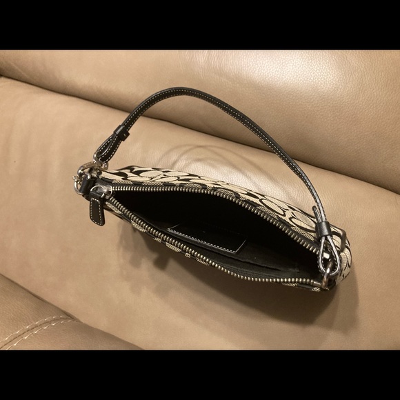 Small Coach Black and Grey shoulder bag ✨ - Picture 2 of 7